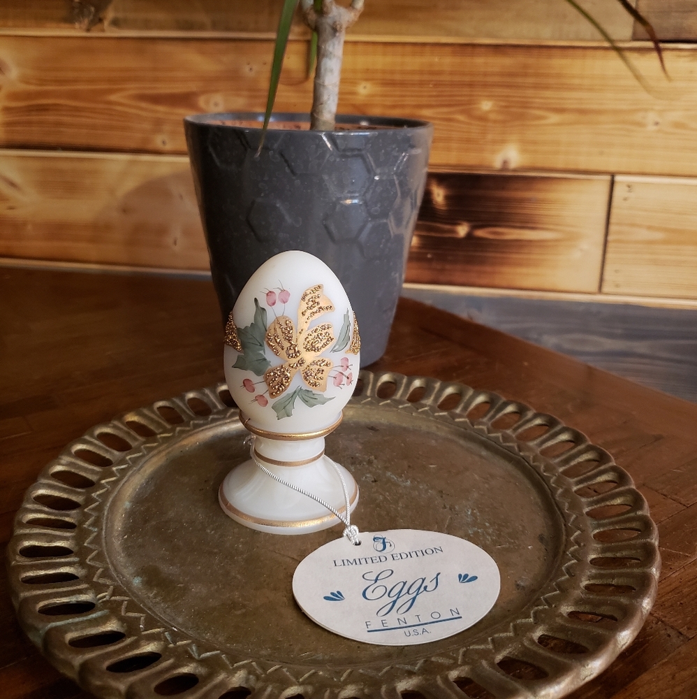 Retro Fenton Handpainted Egg with tags